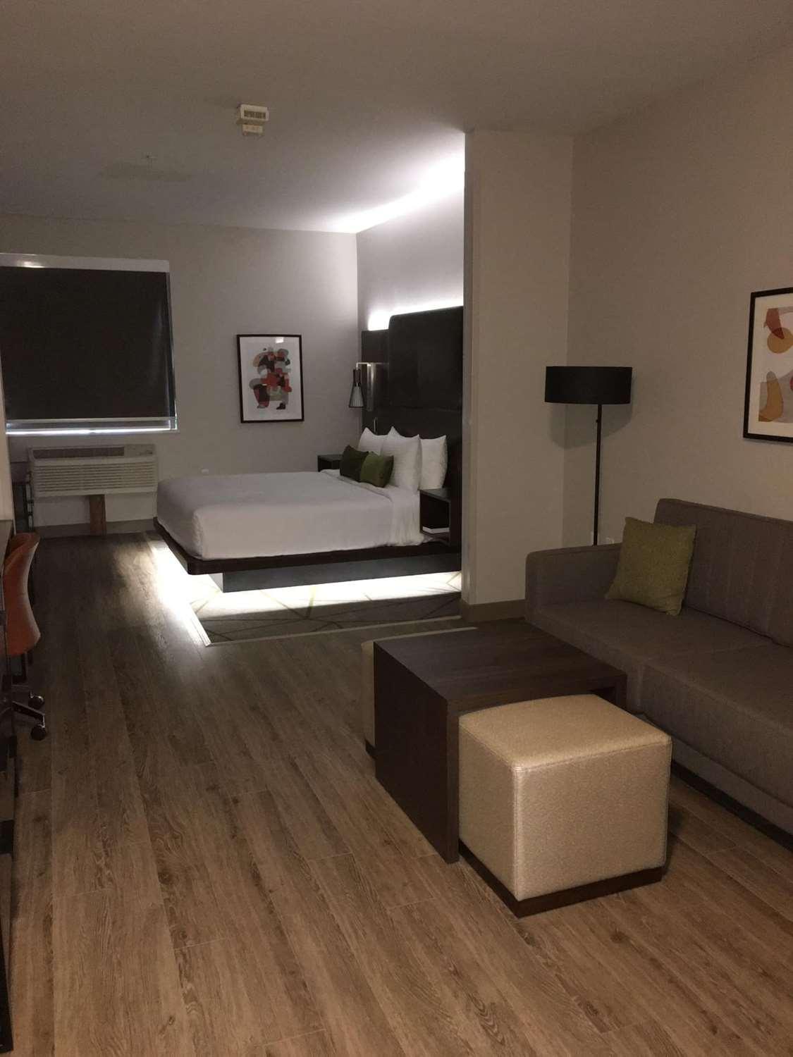 Best Western Plus Riata Браунвуд Экстерьер фото