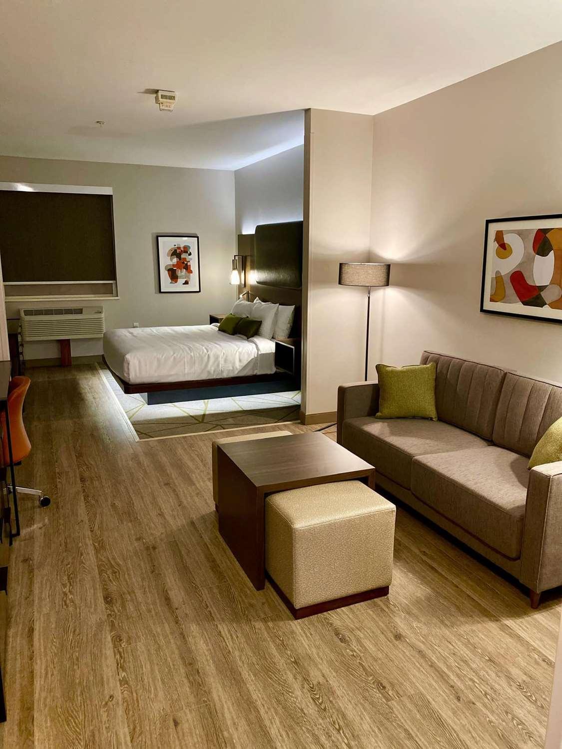 Best Western Plus Riata Браунвуд Экстерьер фото