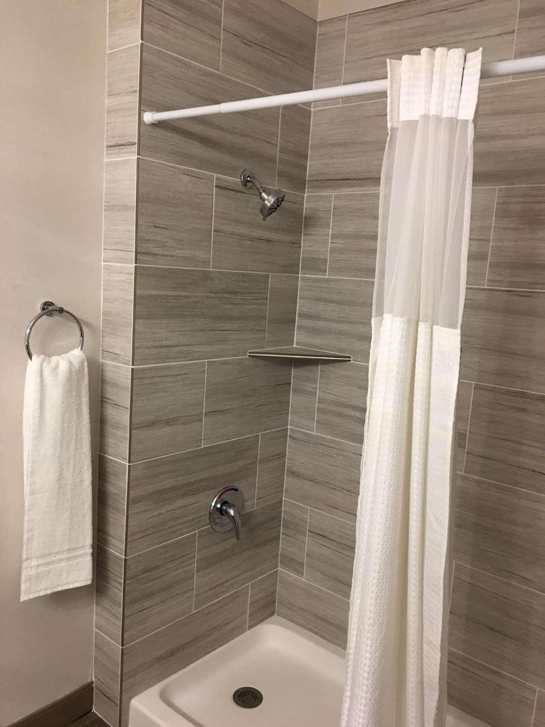 Best Western Plus Riata Браунвуд Экстерьер фото
