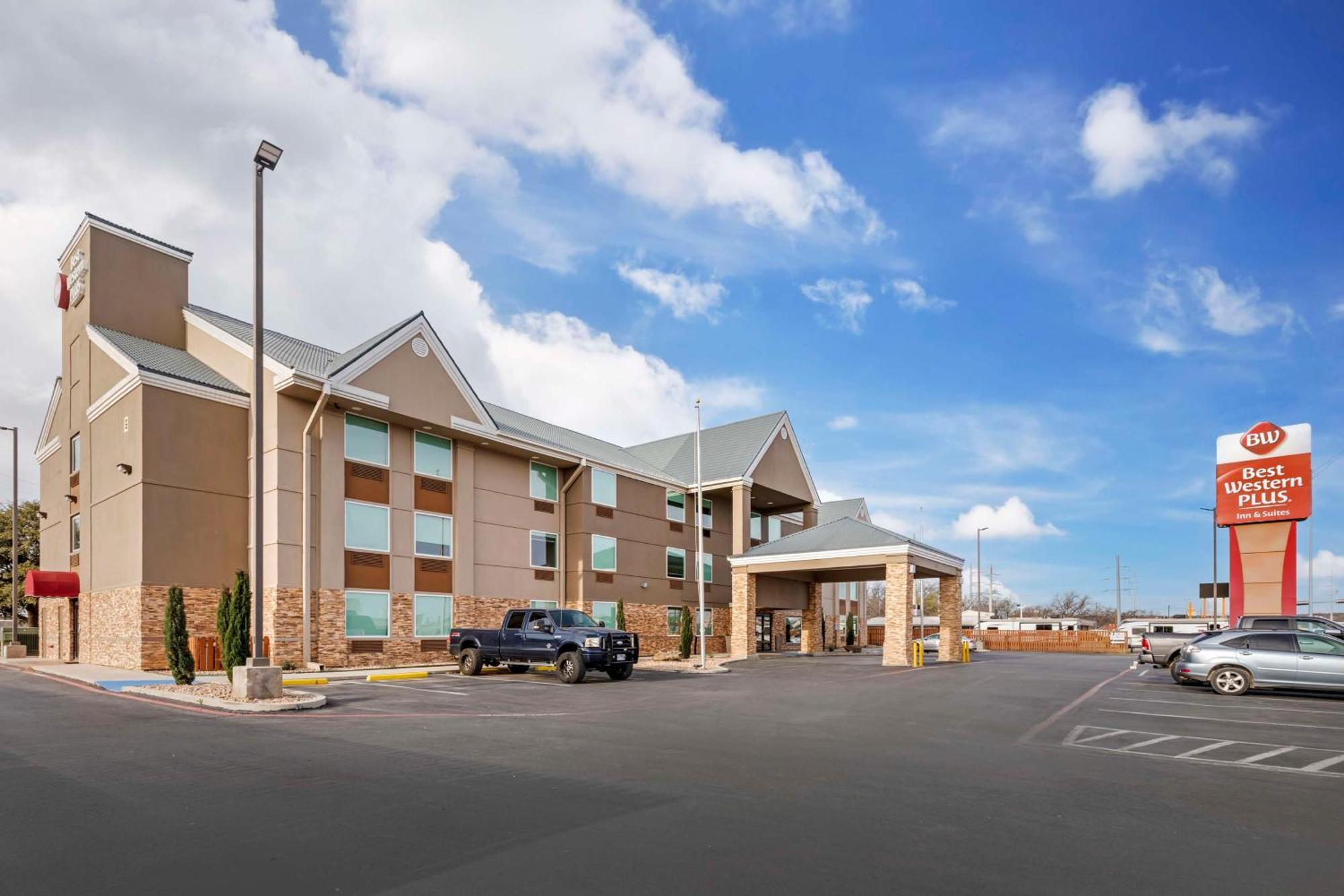 Best Western Plus Riata Браунвуд Экстерьер фото